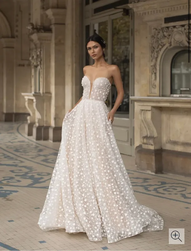 Grand Opening Sale Pronovias Pronovias Privee HOPKINS