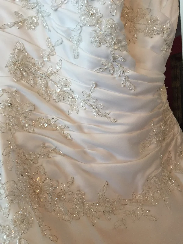 Deal Dash David's Bridal Strapless Sweetheart