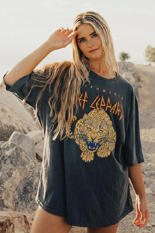 Flash Deals Def Leppard Oversized Band Tee
